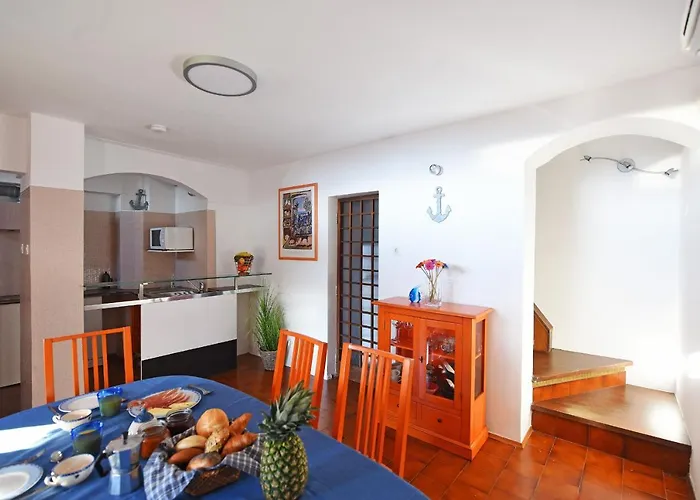 Modern & Comfy Sea View House Ng