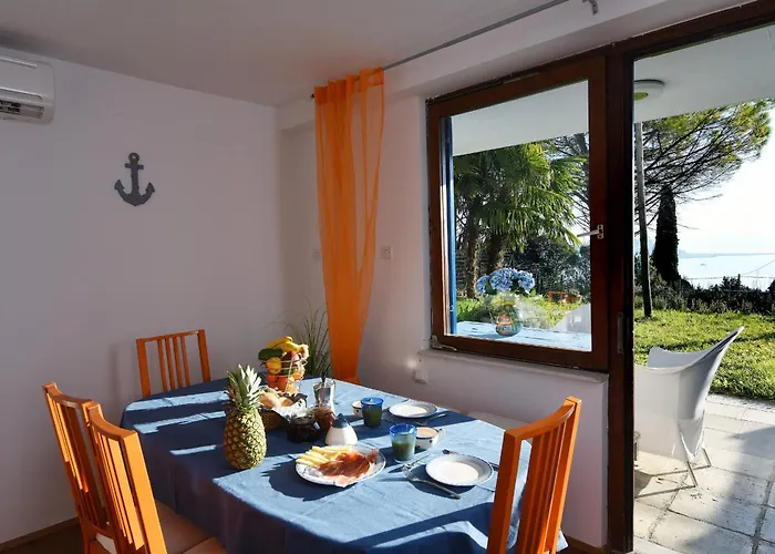 Modern & Comfy Sea View House Ng *