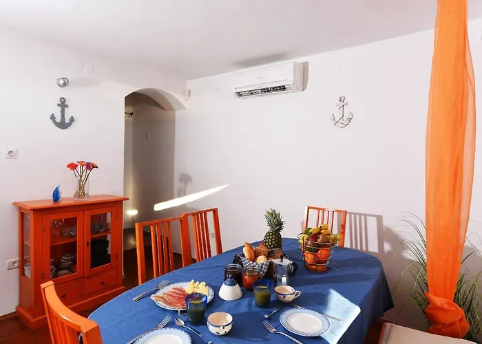 Modern & Comfy Sea View House Ng 度假居 *